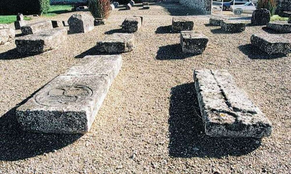 Cimetière médiéval