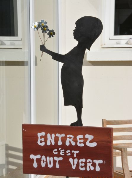 Pancarte "entrez c'est tout vert"