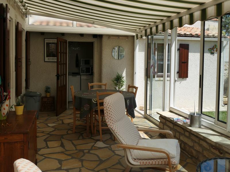 Véranda chambre dhôtes