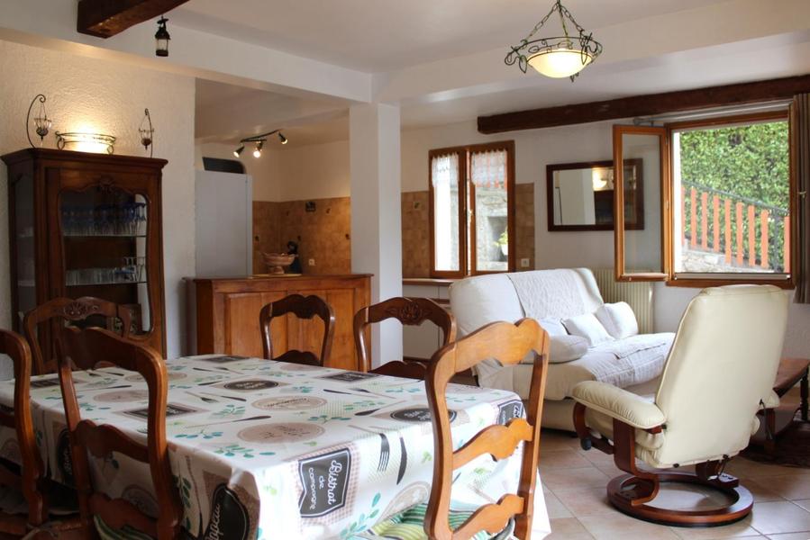 Gîte L'Aubépine de Douans-Séjour-Saint-Étienne-de-Tinée-Gîtes de France des Alpes-Maritimes