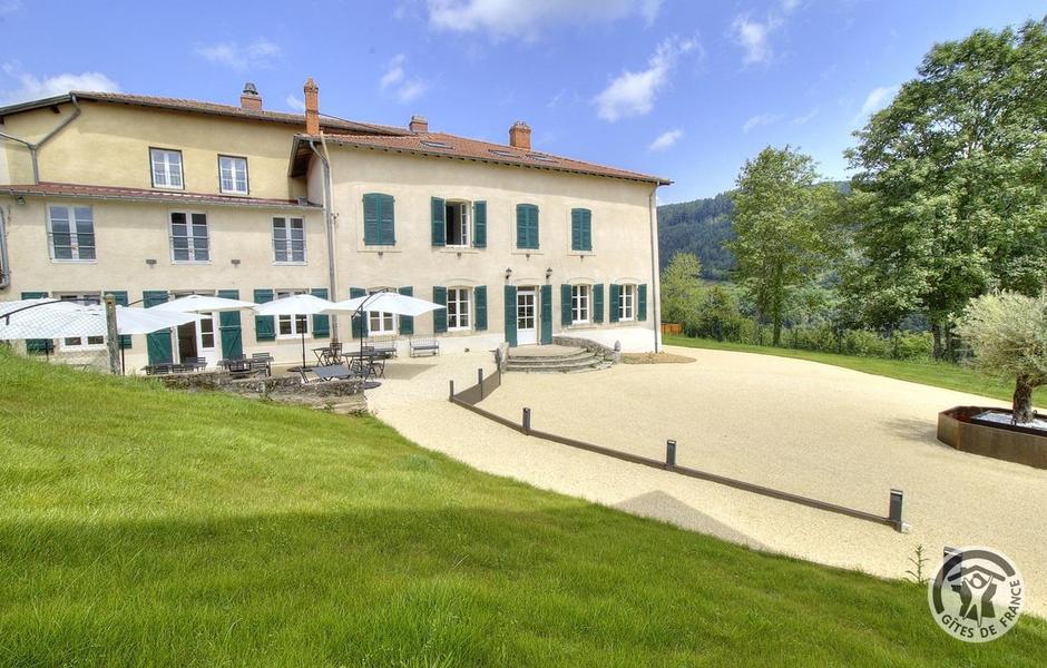 Grand Gîte avec piscine - 34 personnes et 11 chambres \
