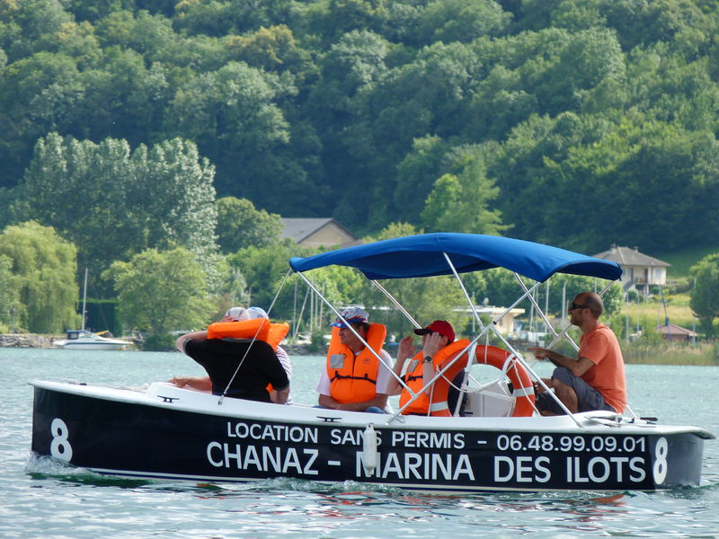 bateaubleuducanal-aixlesbainsrivieradesalpes-bateauxelectriques