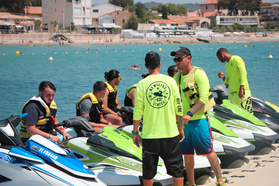Randonnée découverte jet ski | Office de Tourisme de Saint-Cyr-sur-Mer Randonnée découverte jet ski
