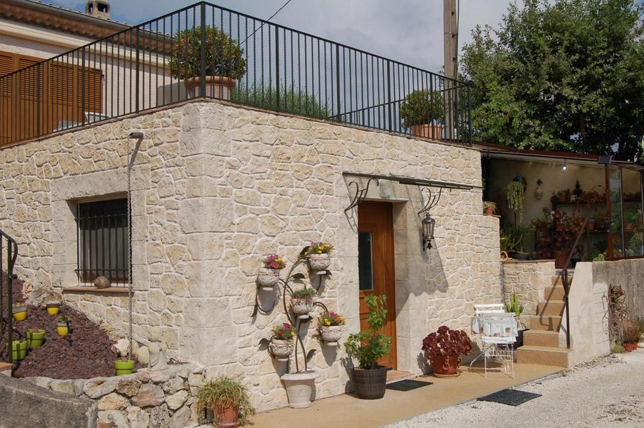 La Colline aux Oiseaux-Entrée du Gîte-Cagnes sur Mer-Gîtes de France Alpes-Maritimes