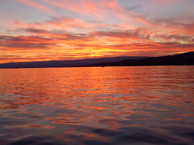 Sunset aperitif boat trip