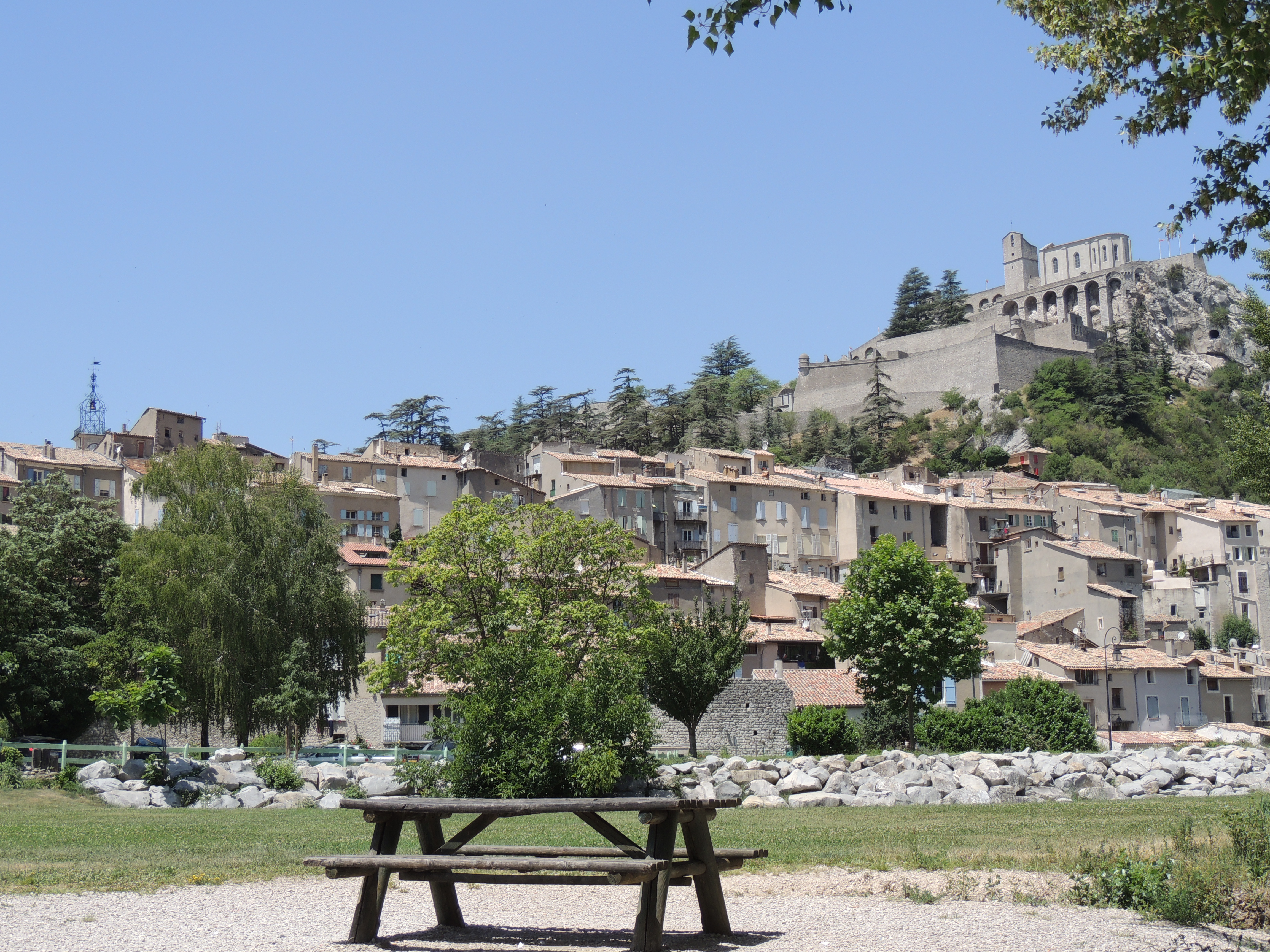 Aire de pique-nique du plan d'eau de Sisteron