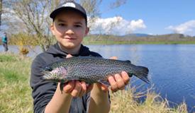 Initiation pêche de la truite en famille_Saint-Just Saint-Rambert