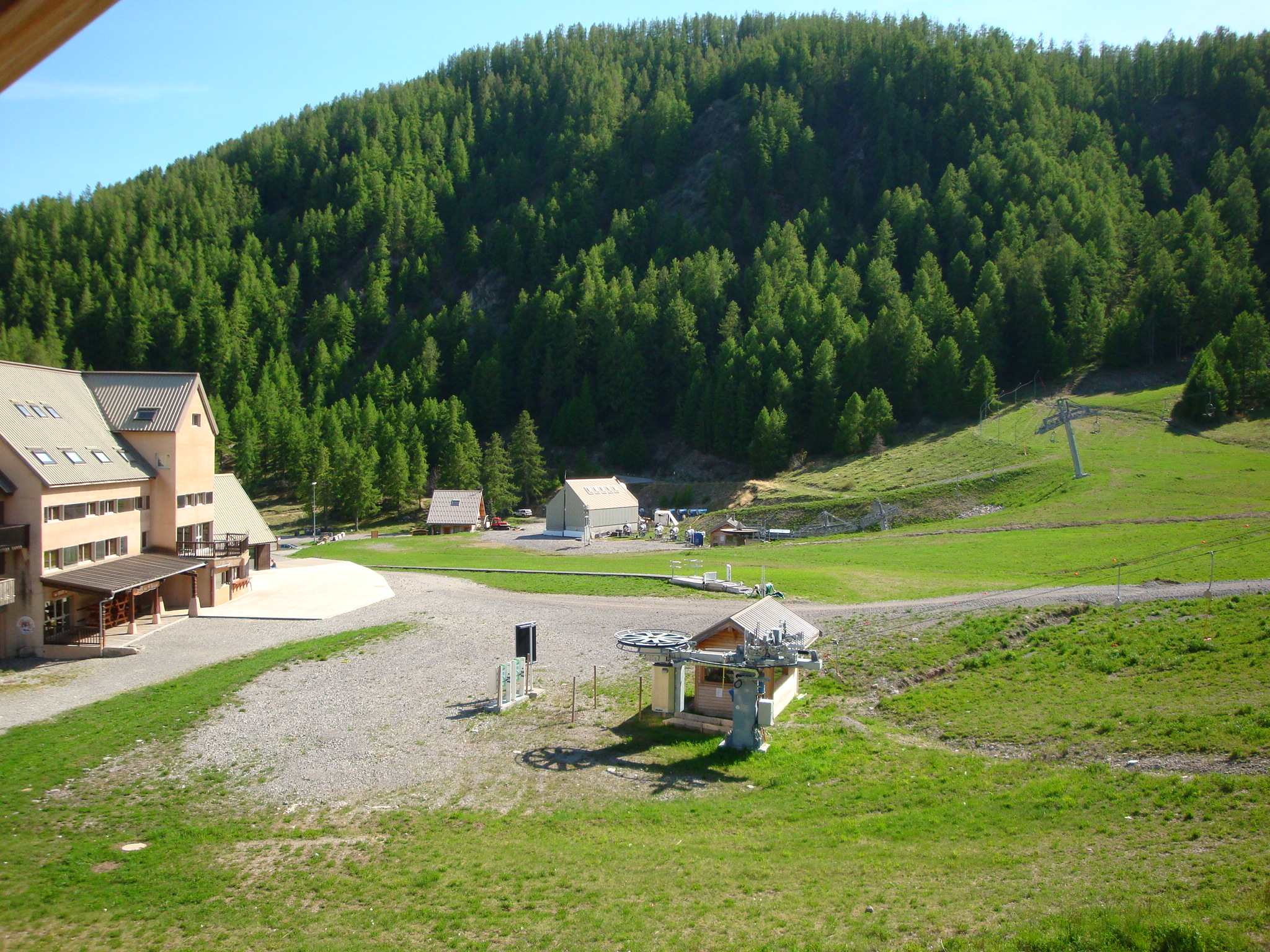 Vue Balcon en été - Les Aurans 335M RÉALLON