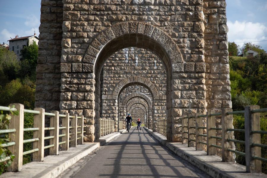 Viaduc de Cize-Bolozon_Corveissiat