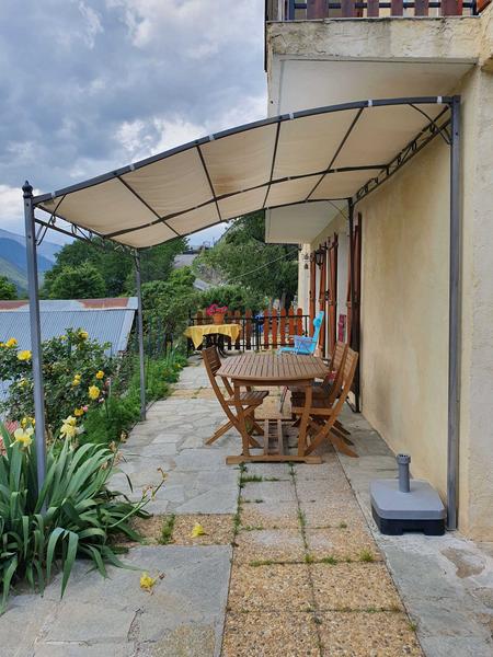 Gîte L'Aubépine de Douans-Coin repas extérieur-Saint-Étienne-de-Tinée-Gîtes de France des Alpes-Maritimes