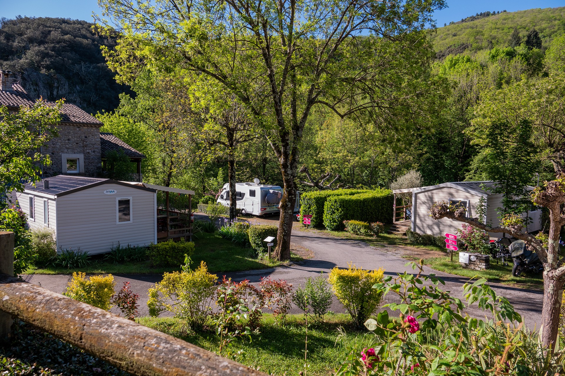 Accueil mobilhomes et camping car au Camping domaine de la plage à Meyras en Ardèche