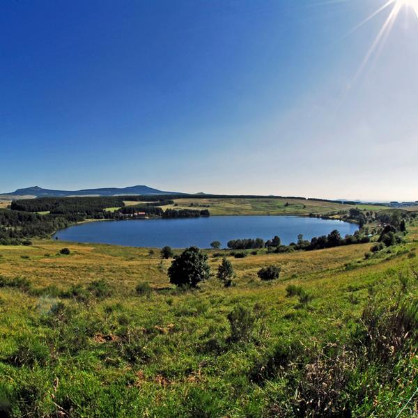 Le lac dans la prairie - © Christian Bertholet - © Christian Bertholet