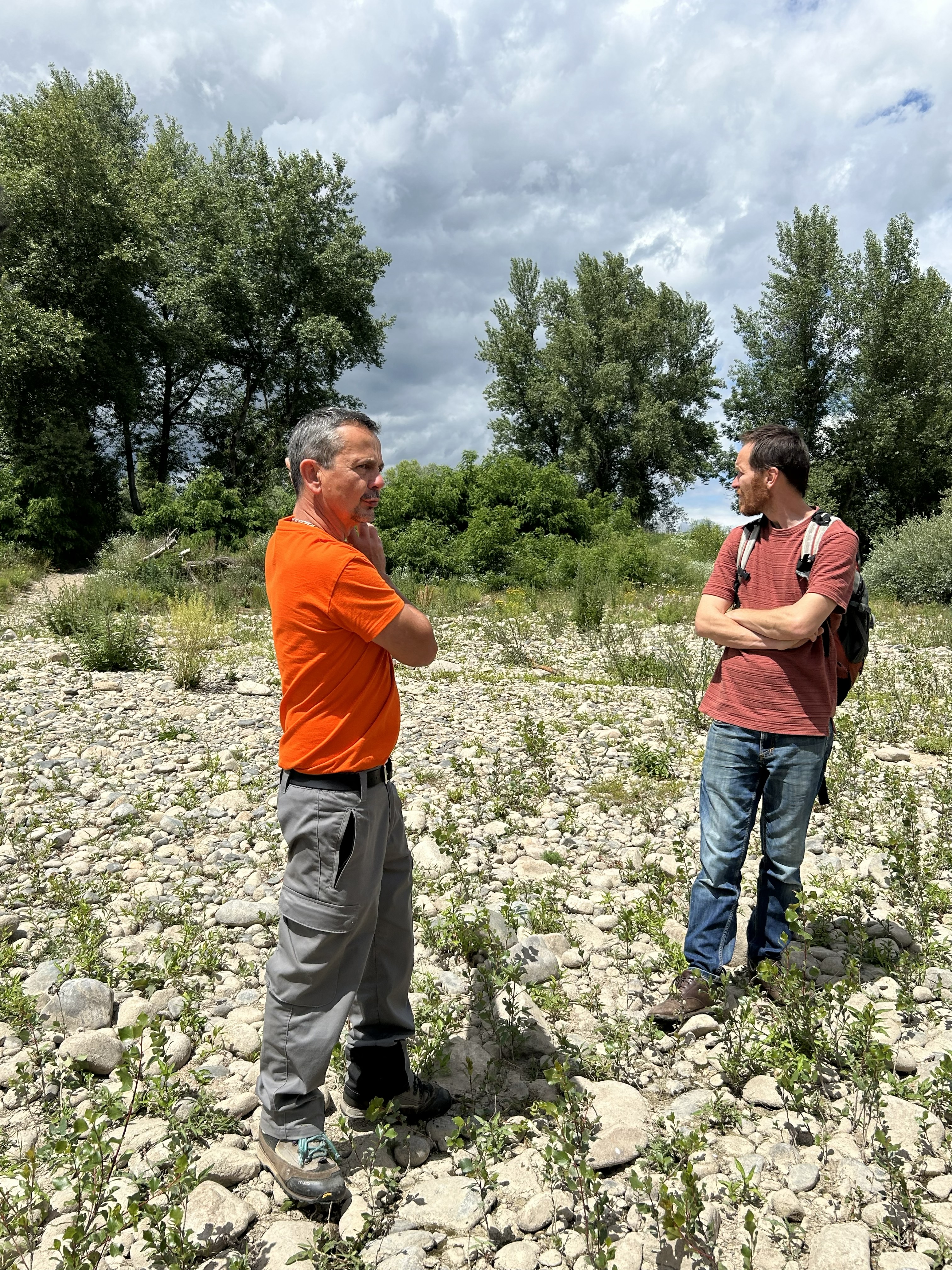 La vie au bord de l'eau : pêche et cueillette en famille