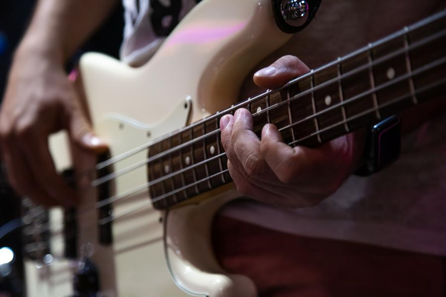 - © Freepik Concert au Hang'Art : Yack_Serres - © Freepik