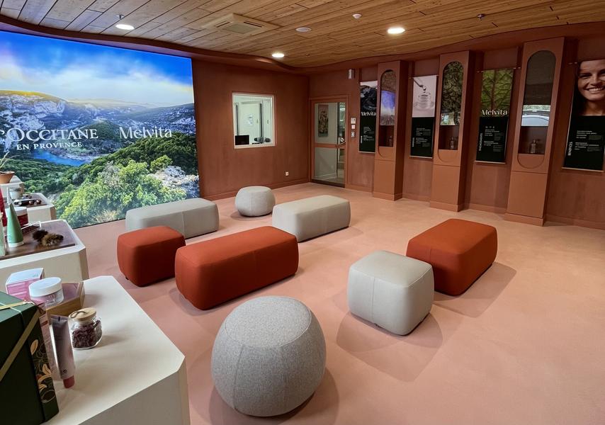 Melvita, cosmétiques certifiée bio | Visite commentée de l'usine en anglais_Lagorce