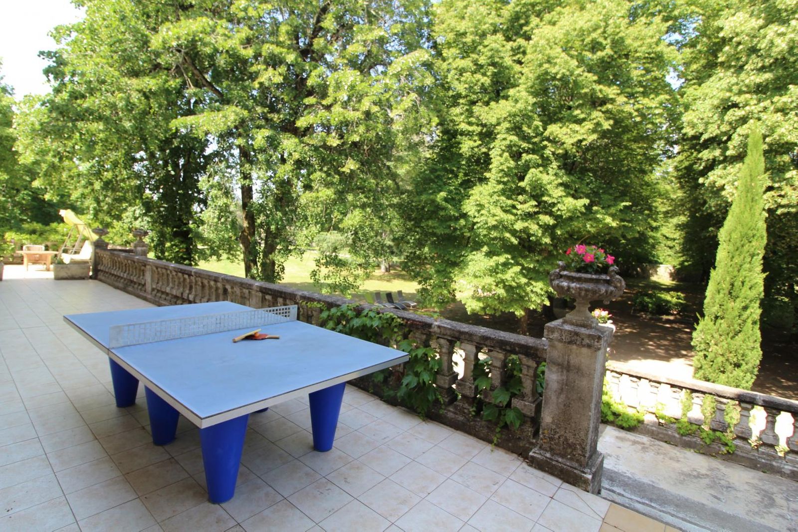 Table de ping-pong mise à disposition