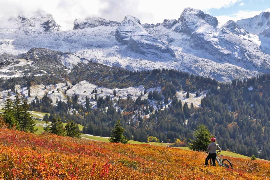Séjour VTT électrique en itinérance du lac d'Annecy aux alpages des Aravis_Le Grand-Bornand