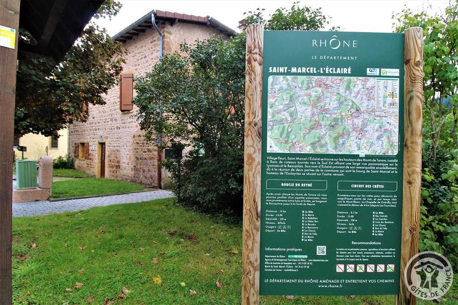 Gîte d\'Etape et de Séjour - 10 personnes à Saint Marcel L\'Eclairé - Haut Beaujolais, dans le Rhône.