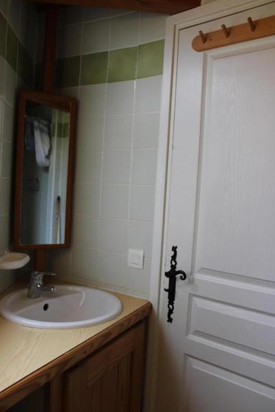 Salle d'eau-Gîte Plateau du Lac n°2-Bairols-Gîtes de France Alpes-Maritimes