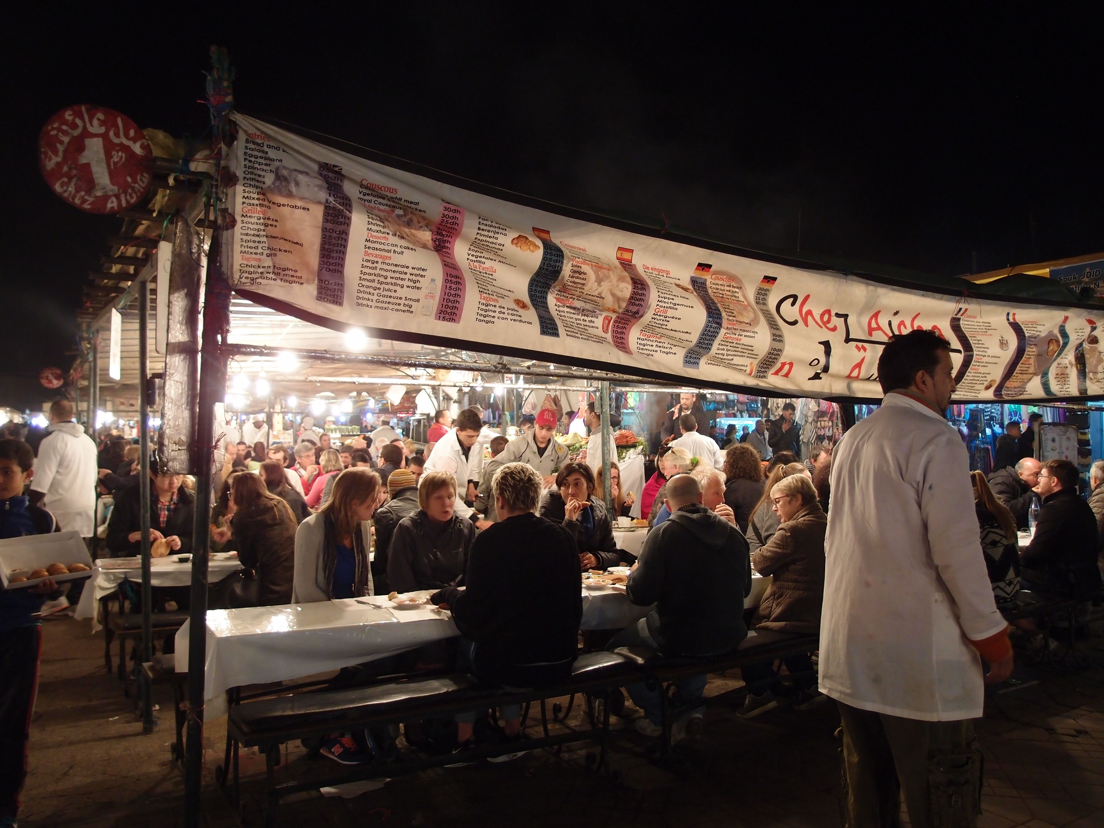 Marché Gourmand nocturne - concert la Isabelica - Octobre Rose
