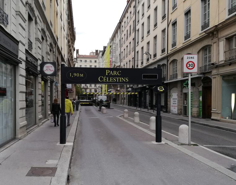 Entrée parking des Célestins