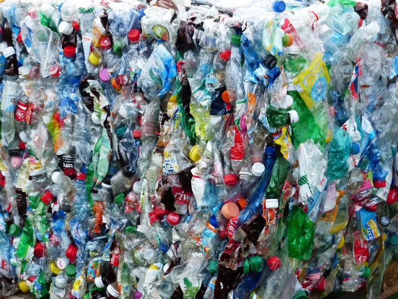 Recyclage de bouteille plastique