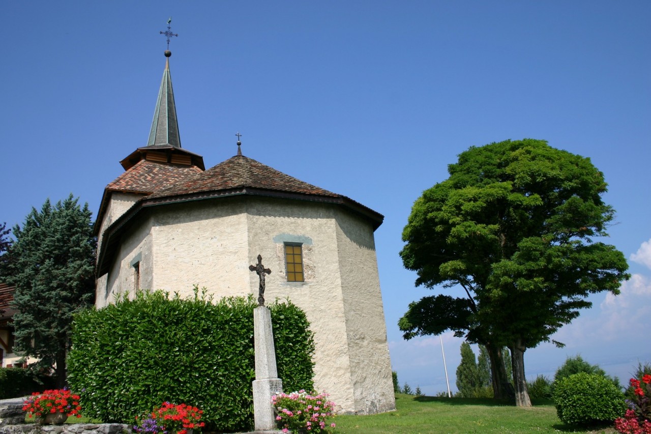 La chapelle en été