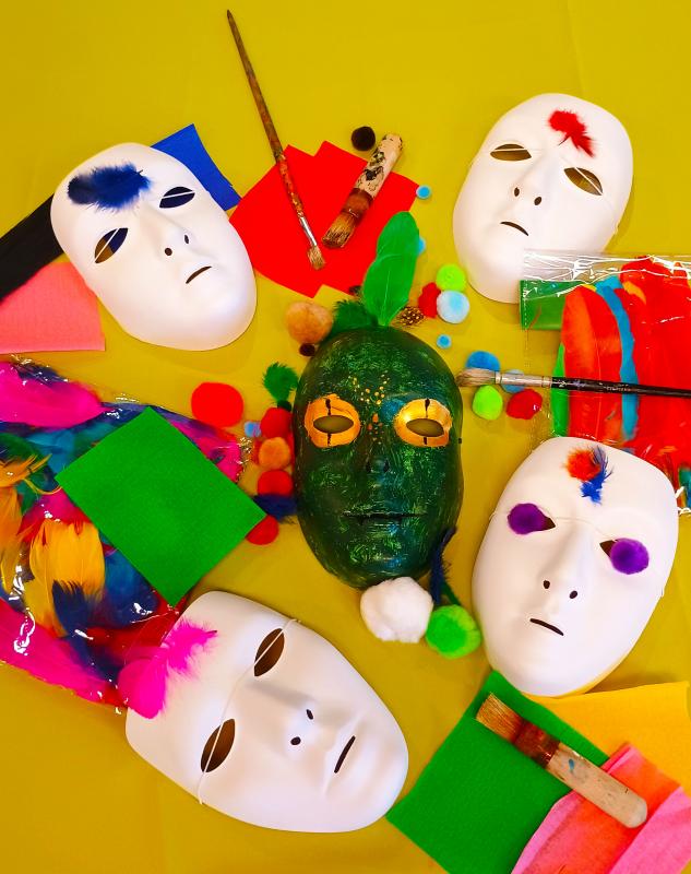 Atelier masques de carnaval