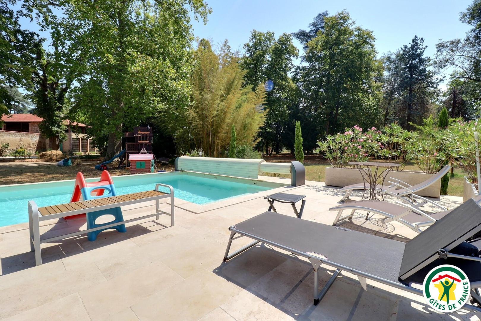 Piscine partagée ouverte de 10h à 20h de mai à septembre