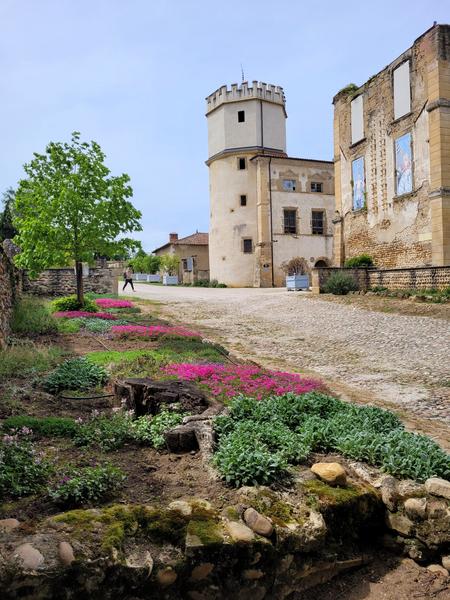 Chateau Arthaudiere Entree.jpg