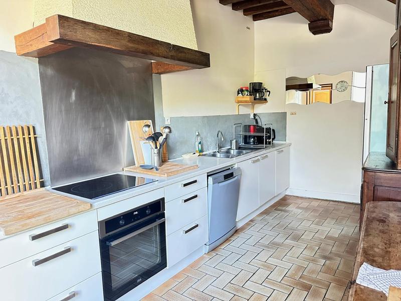 cuisine entièrement équipée avec 2 réfrigérateurs, cafetières, grille-pains, lave vaisselle...) cuisine entièrement équipée avec 2 réfrigérateurs, cafetières, grille-pains, lave vaisselle...)