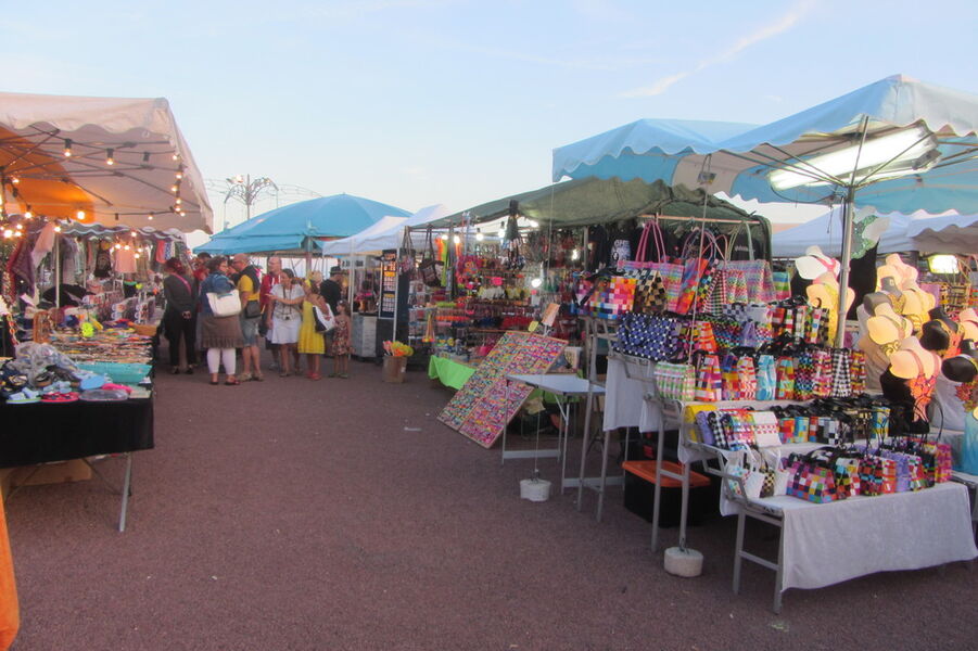Marché nocturne - Esplanade de la Grande Côte