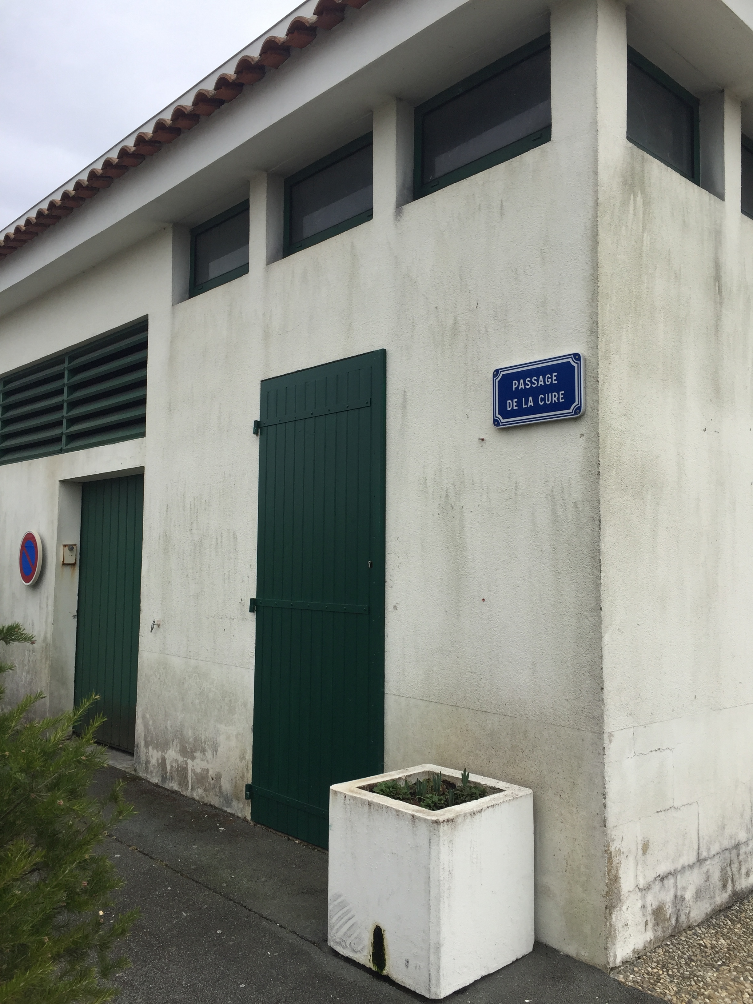 Toilettes publiques près du marché