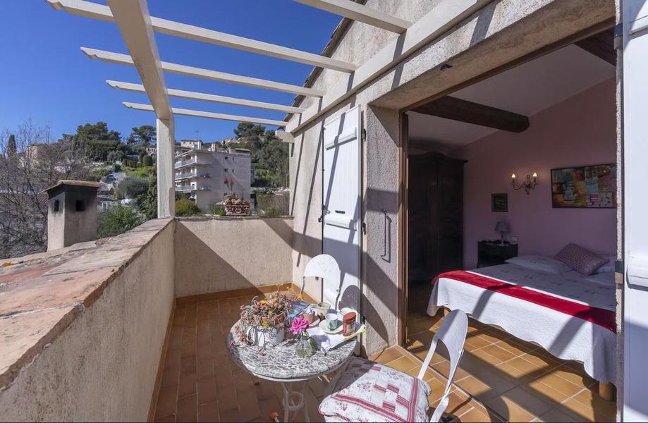 Gîte "Chez Nino et Nunzia"-Terrasse Chambre 2 : 1 lit 140x190-Vence-Gîtes de France Alpes-Maritimes