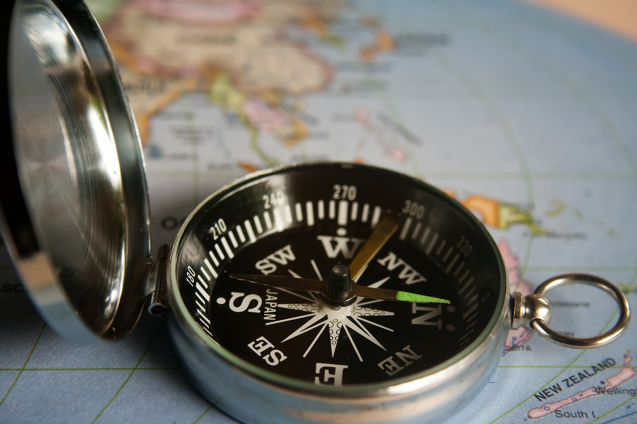 magnetic-compass-pixabay
