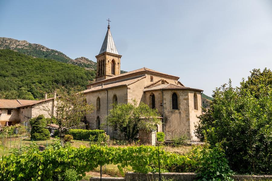 église et cimetière de Mayres, en Ardèche.