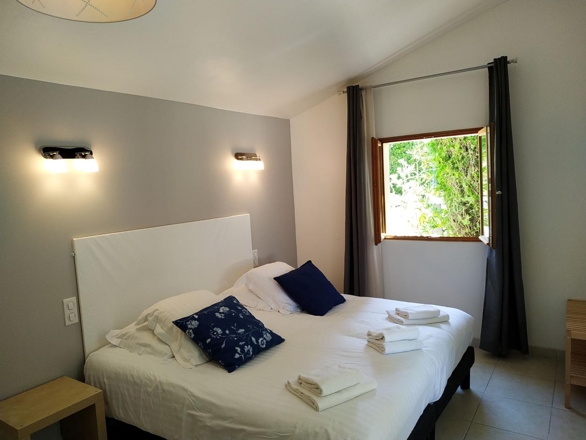 Le Mas des Amandiers, Graveson - photo 18