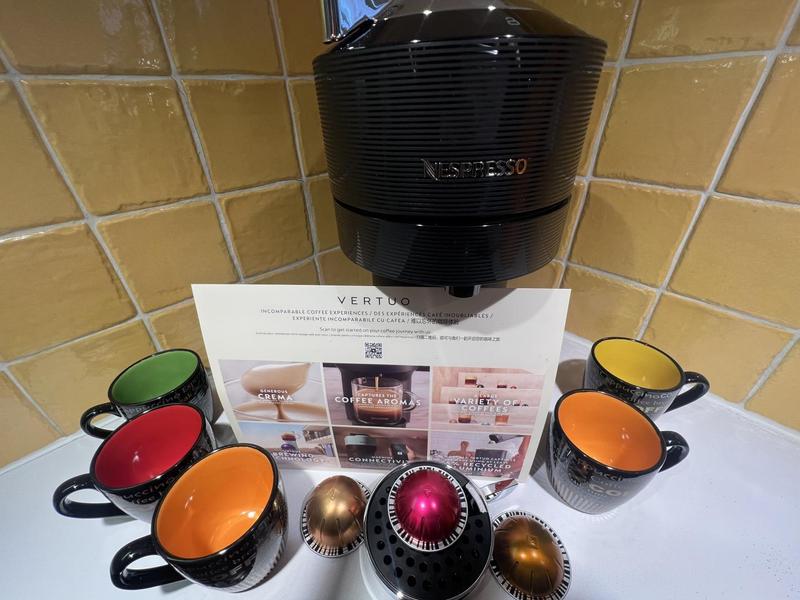 Machine à café NESPRESSO modèle de capsule "VERTUO"