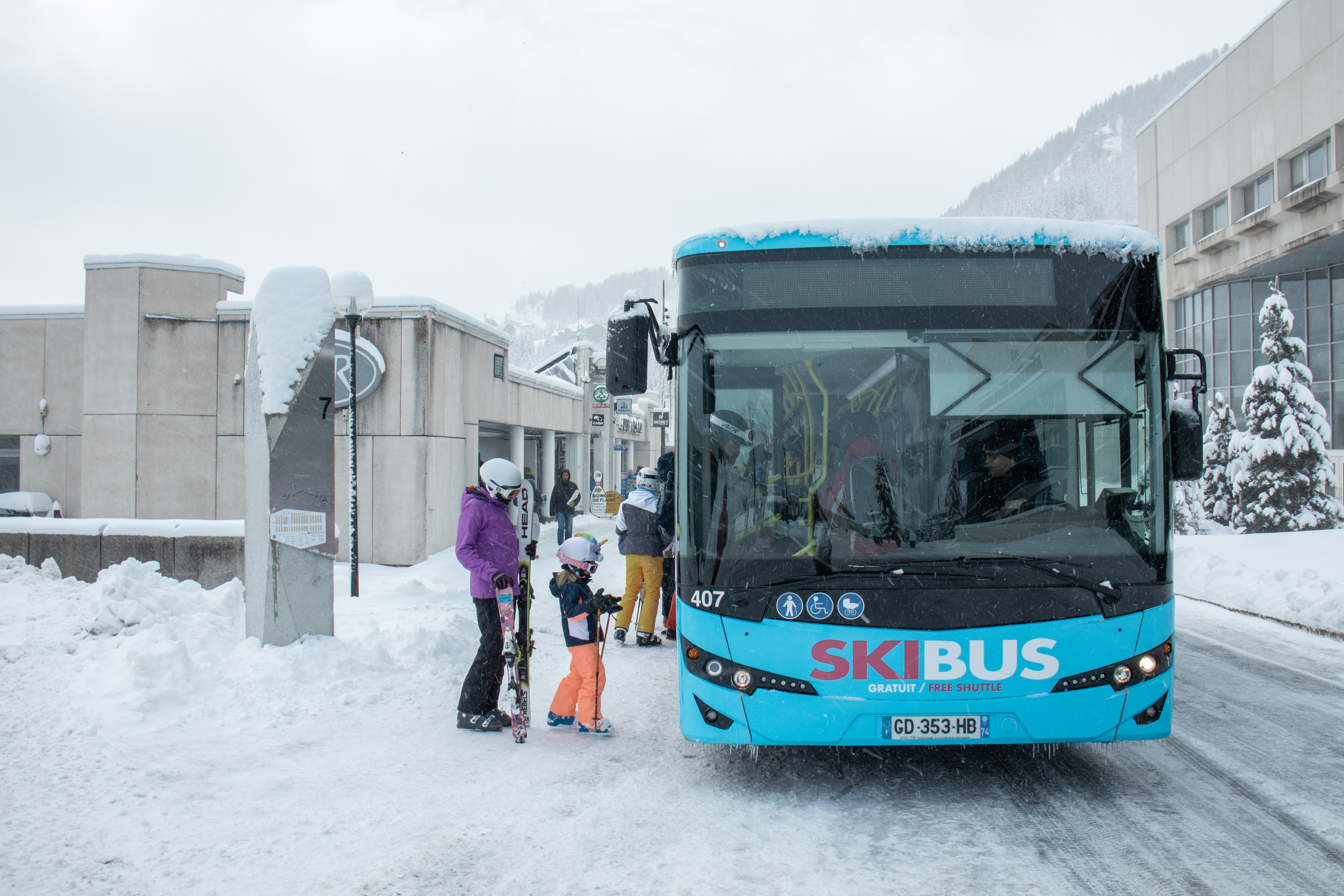 Arrêt navette en direction des pistes de ski