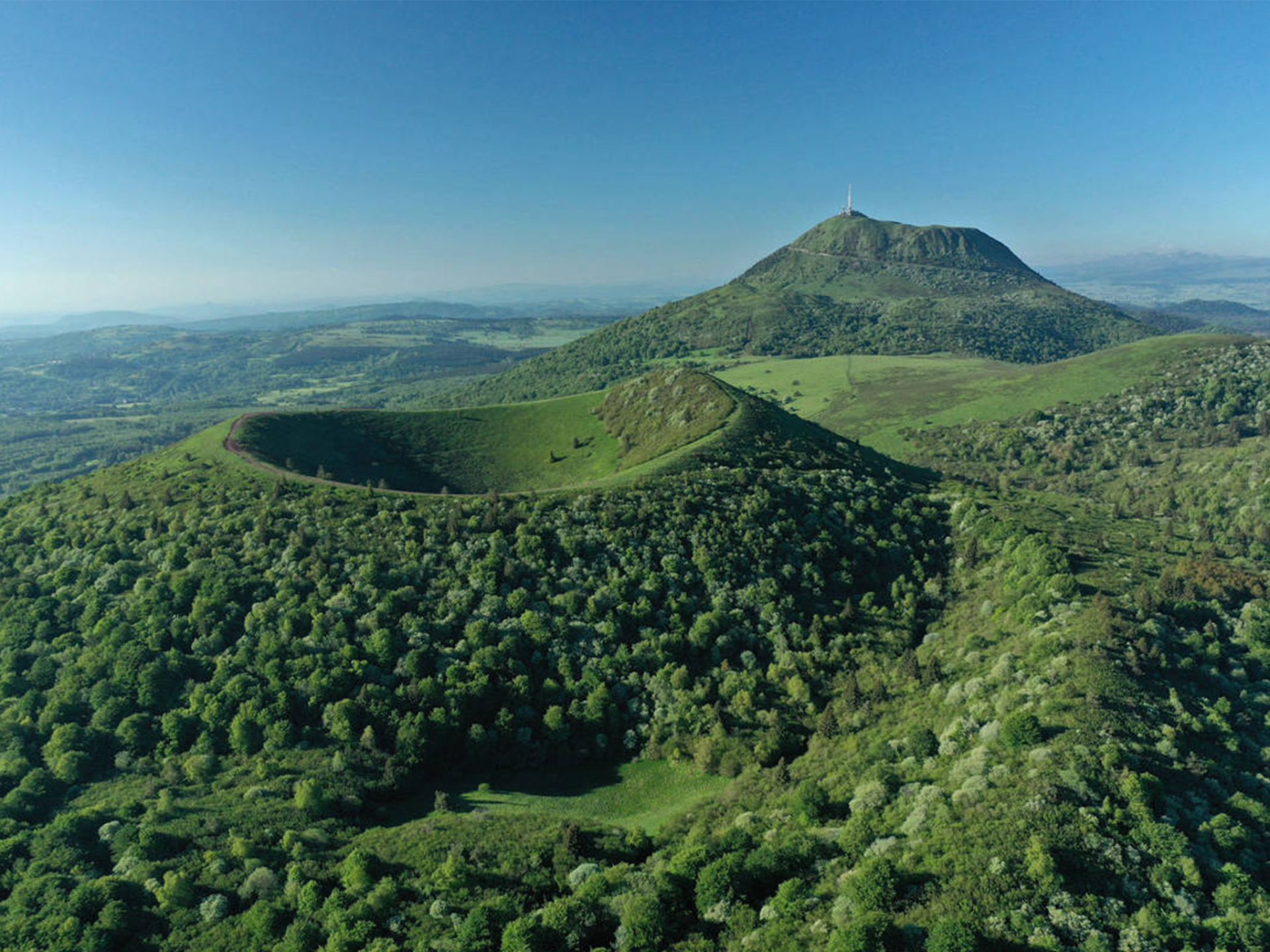 ALTAÏR CONFÉRENCES - "AUVERGNE, terre de caractère et de passions"- Un film de Patrick Bureau