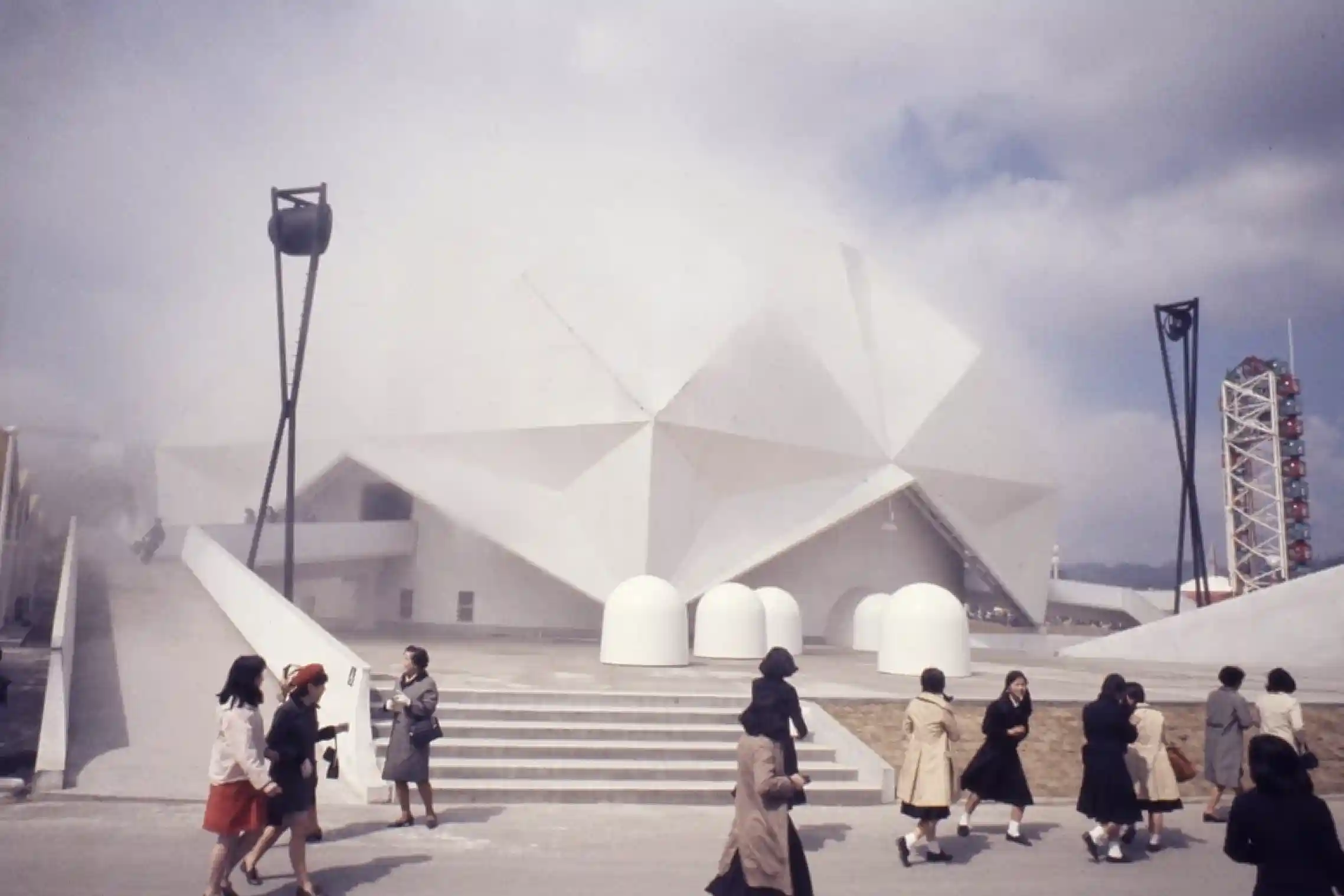 LUMA Arles / Exposition : “Sensing the Future: Experiments in Art and Technology (E.A.T.)”