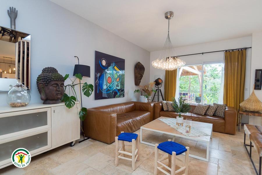 Salon vu depuis le bureau