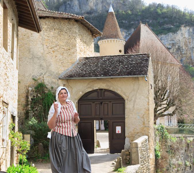Chroniques d'un village vigneron : la vie de Benoitte et Félicitée