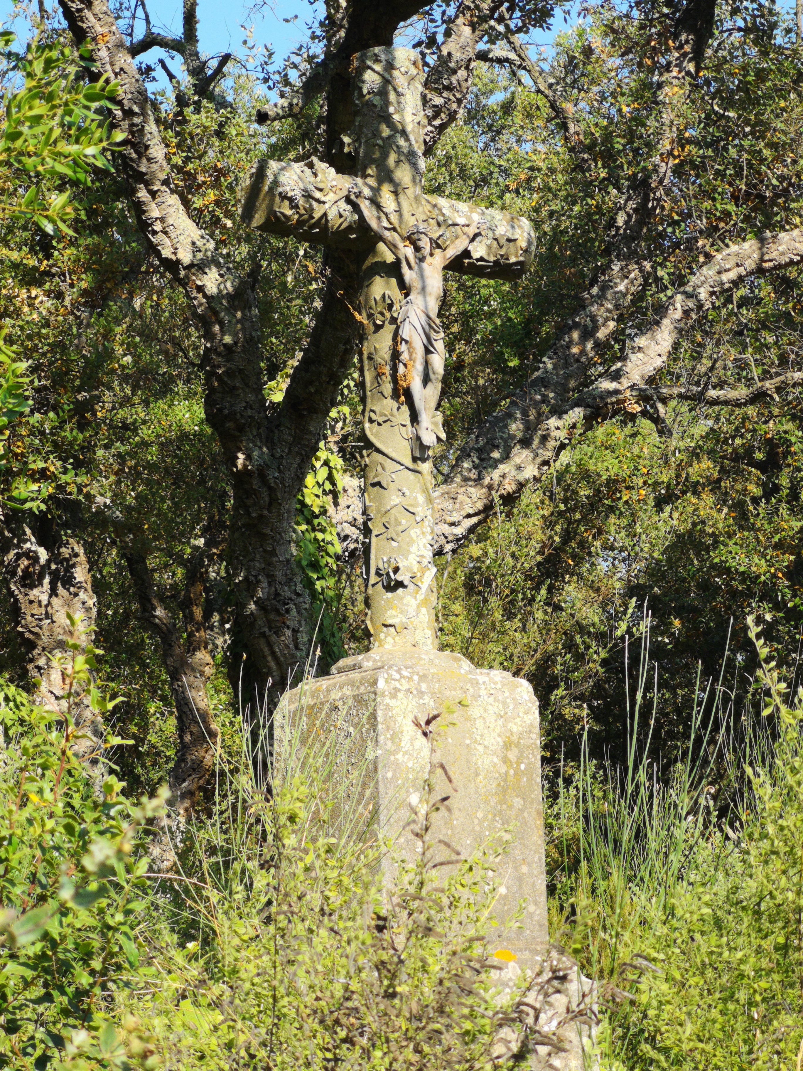 Le calvaire du Château le Pas du Cerf - © OTI La Londe les Maures