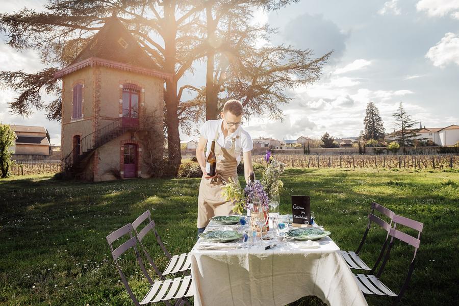 Repas dans le clos des Bachelards à Fleurie