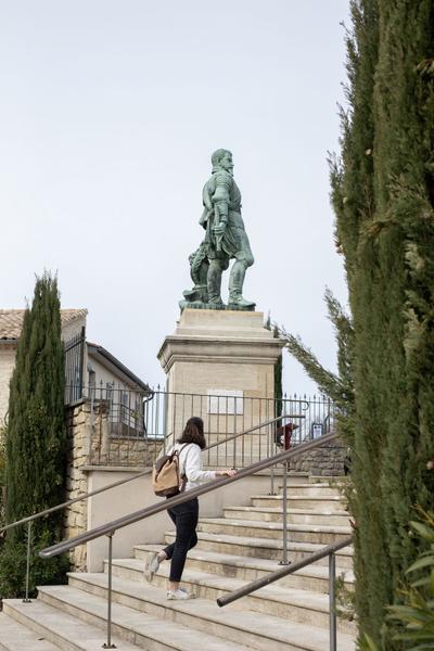 Statue du capitaine Crillon