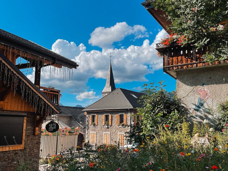 Eglise de Châtel Eglise de Châtel