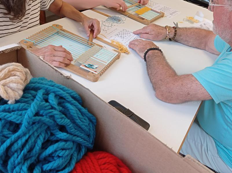 Atelier tissage avec un intervenant externe_Charlieu