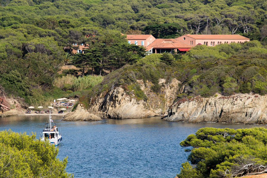 La plage noire du Langoustier - île de Porquerolles - Hyères