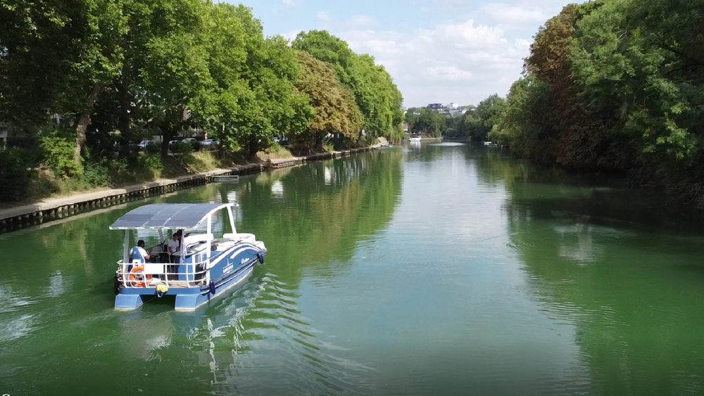 Bateau en croisière sur la Marne 